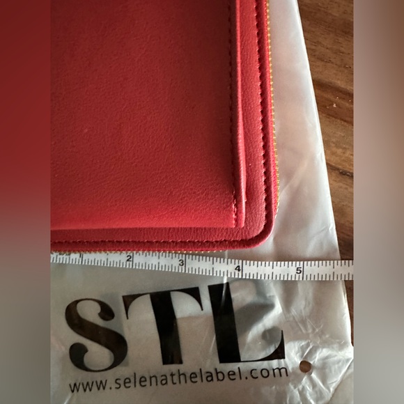 Selena The Label crossbody bag red phone pocket money/change credit card pocket - Picture 11 of 16